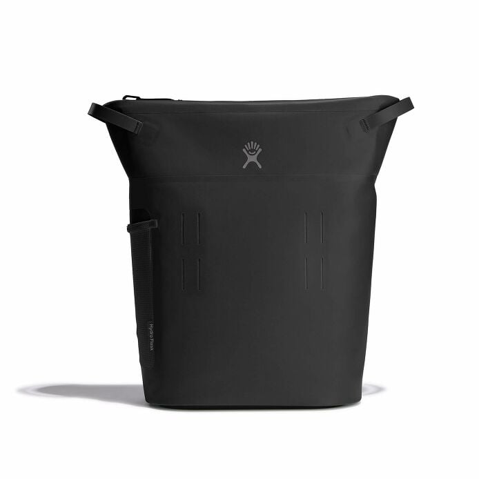 20-l-day-escapetm-pack-o6 20-l-day-escape-soft-cooler-pack-black-straight-on.jpg