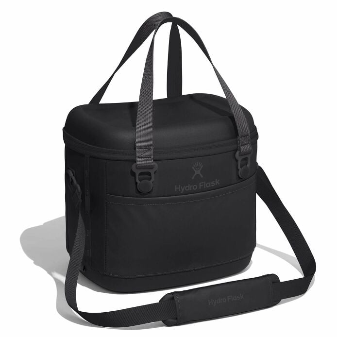 game-day-bundle-i3 12pco001-carryout-cooler-15l-black-angled_1_1.jpg