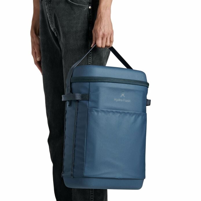 carryouttm-backpack-22-l-p1 250815_hydro_s26_hb_14597_6.jpg