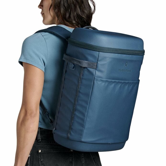 carryouttm-backpack-22-l-p1 250815_hydro_s26_hb_14605_7.jpg