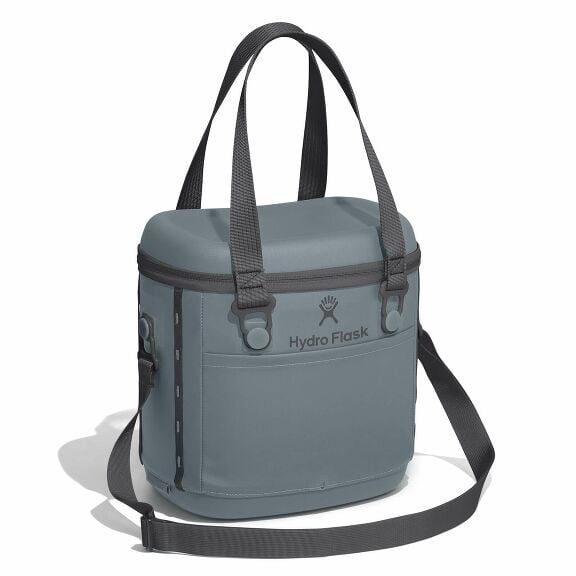 carryouttm-soft-cooler-10-l-y6 6pco043-carryout-cooler-10l-shale-gray-angled_1_1.jpg