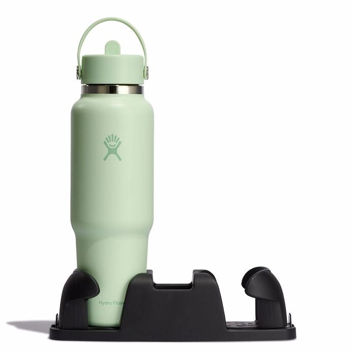 40-oz-travel-bottle-with-flex-straw-cap-h2 aloe-travel-bottle-in-cuplholder_3_3_1.jpg