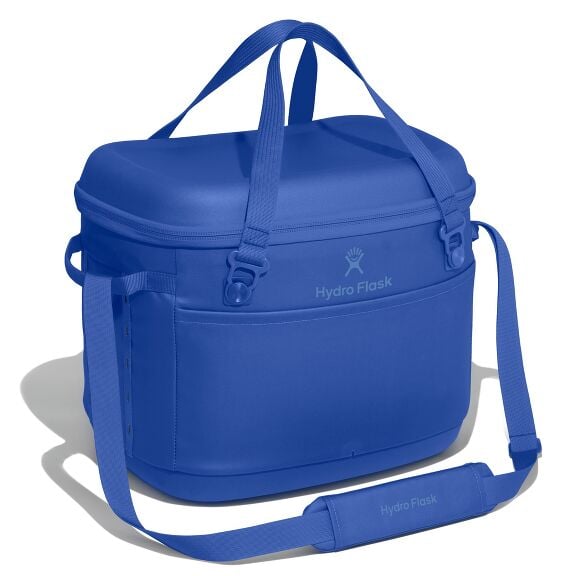 carryouttm-soft-cooler-30-l-s3 cpco382_carryout_cooler_30l_capri_blue_angled_1.jpg