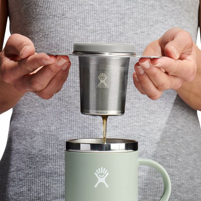 tea-infuser-q2 drif035-tea-infuser-birch-hb-pour_1.jpg