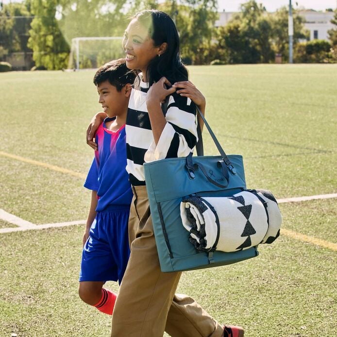 carryouttm-soft-cooler-tote-30-l-u9 hf_carryout_bouwer_d2_l2_parking_soccer_3406_1_1.jpg