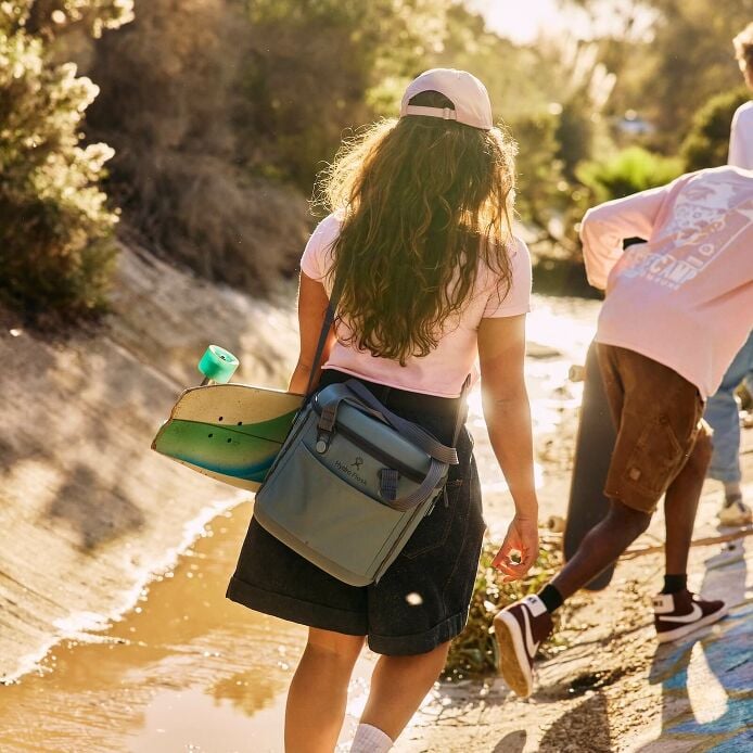 carryouttm-soft-cooler-10-l-y6 hf_carryout_bouwer_d2_l3_skate_ditch_5669_5.jpg