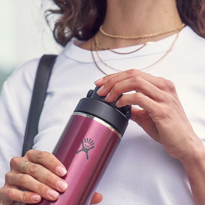 24-oz-lightweight-chug-cap-bottle-f4 hf_s26_lightweight_mcinnis_5123_1_1.jpg