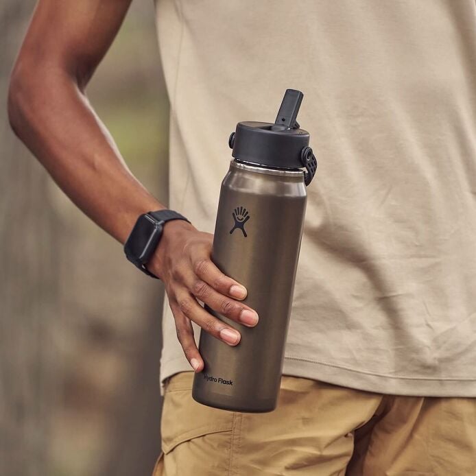 32-oz-lightweight-flex-straw-bottle-k1 hf_s26_lightweight_mcinnis_6345_2_3.jpg
