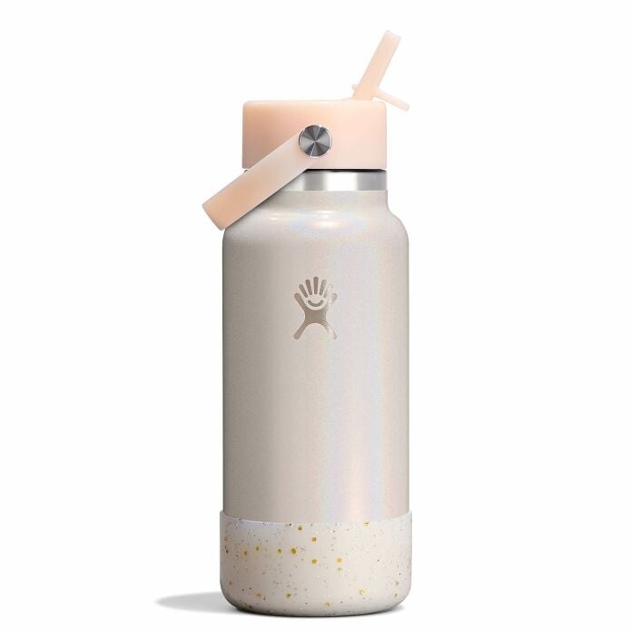 medium-boot-k1 le-f25w32-g-32-oz-wide-flex-straw-cap-glimmer-cream-straight-withboot_1_1_1.jpg